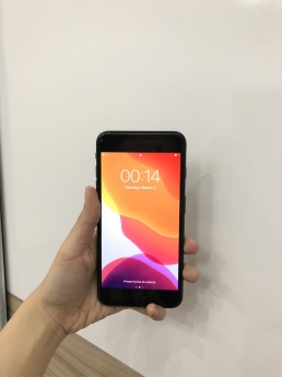Bán lại giá rẻ iPhone 7plus 32GB quốc tế đen nhám