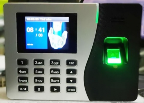 máy chấm công vân tay, thẻ, pin. giá rẻ
