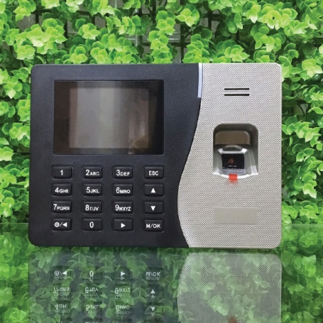 máy chấm công vân tay thẻ, có pin lưu điện. giá rẻ