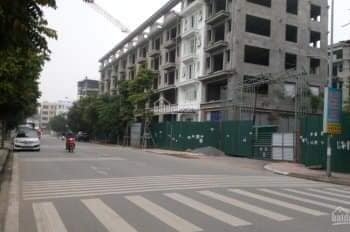 HOÀNG NHƯ TIẾP: 94 m2, 4,5 tầng, mặt tiền 4,6m, rẻ 7 tỷ, ô tô vào nhà.