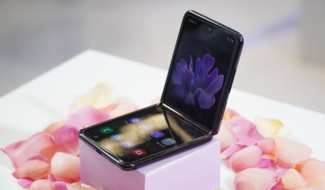 Z Flip siêu độc đáo hiện đang được bán tại TabletPlaza!!!