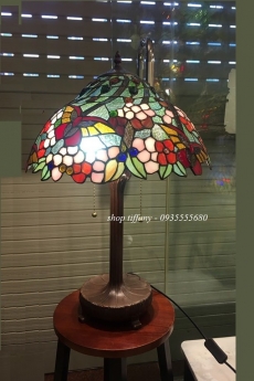 Cần bán chiếc đèn tiffany hoa bướm