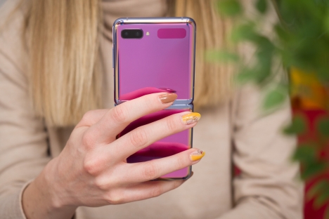 Samsung galaxy Zflip giá 36.000.000đ