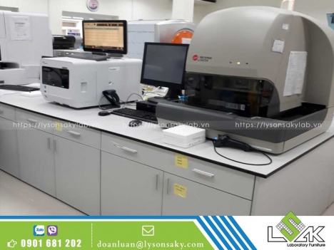 Bàn thí nghiệm bệnh viện tiêu chuẩn ISO