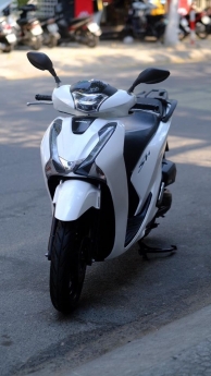 SH 125i nhập khẩu mới nguyên Liên hệ: SĐT: 0335263250 ( Anh Hiếu )
