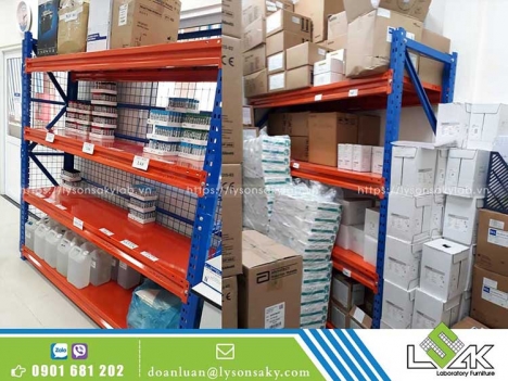 Bàn thí nghiệm bệnh viện tiêu chuẩn ISO