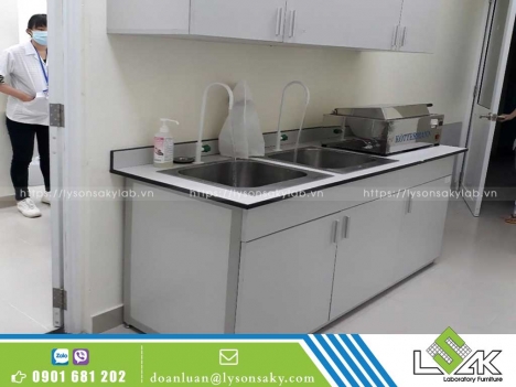 Bàn thí nghiệm bệnh viện tiêu chuẩn ISO