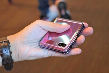 Samsung galaxy zflip mới ra mắt