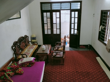 Nhà Việt Hưng, 65 m2, 3.5 tầng, rẻ 3.3 tỷ, gần Vinhome The Harmony, tăng giá cao.