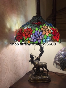 Đèn Tiffany chân tượng đồng