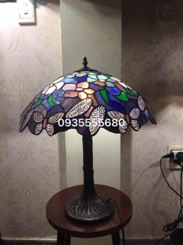 Đèn bàn Tiffany họa tiết hoa bươm bướm