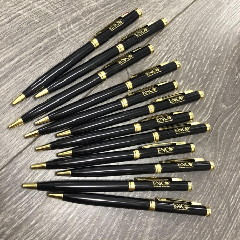 Các loại bút kim loại và dịch vụ khắc laser trên bút