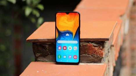 Samsung A20s hàng mới giá cạnh tranh!