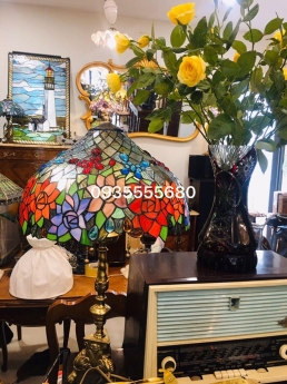 Đèn tiffany trang trí họa tiết hoa hồng