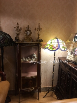 Giao Lưu Em Đèn Sàn Tiffany Hoạ Tiết Hoa Mộc Lan.