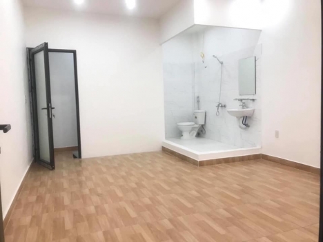 Nhà 2.5 tầng đẹp,giá rẻ phố Lương khánh thiện giá 1.2 tỷ