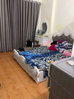 Nhà 3 tầng ngõ trung hành giá chỉ 1,35 tỉ ngõ oto vào được