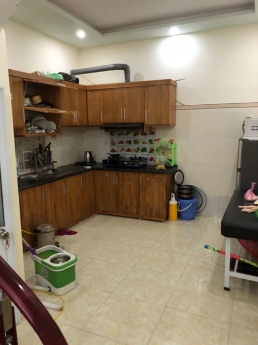 Nhà 3 tầng ngõ trung hành giá chỉ 1,35 tỉ ngõ oto vào được