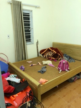 Nhà 3 tầng ngõ trung hành giá chỉ 1,35 tỉ ngõ oto vào được