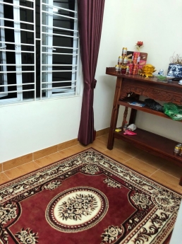 Nhà 3 tầng ngõ trung hành giá chỉ 1,35 tỉ ngõ oto vào được