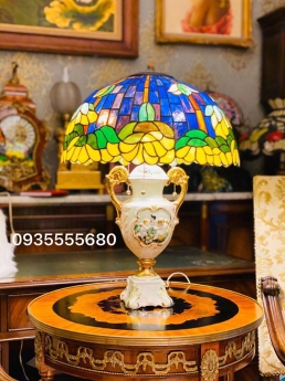 Đèn bàn tiffany họa tiết hoa sen vàng