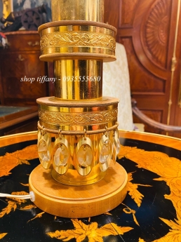 Giao lưu bộ đèn bàn hoa hồng tiffany chân đồng.