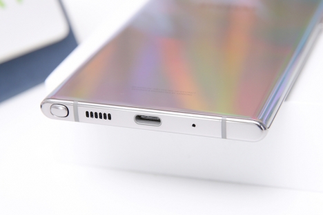 Samsung Galaxy S20+.