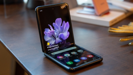 Samsung Galaxy Z Flip siêu phẩm giá siêu giảm!!!