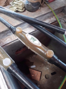 Hộp nối cáp hạ thế đổ keo resin 0,4/1KV