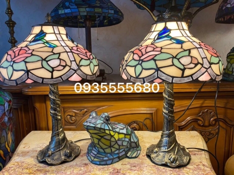 Đôi đèn ngủ tiffany họa tiết hoa hồng