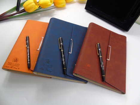 Bìa da đựng bằng chứng nhận in logo theo yêu cầu