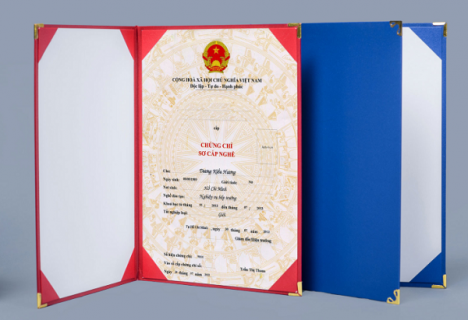 Bìa da đựng bằng chứng nhận in logo theo yêu cầu