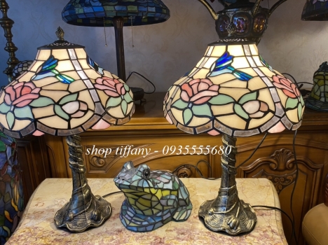 Giao Lưu Đôi Đèn Tiffany Hoạ Tiết Hoa Chim.