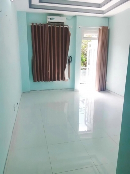 Cho Thuê Giá Rẻ Nhà 3 Lầu 5PN, MT Đường Số TQ, Quận 7