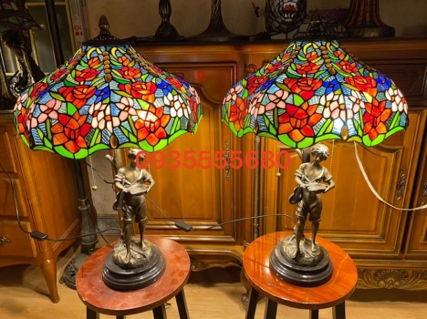 Đèn tiffany họa tiết hoa hồng xuất xứ Mỹ