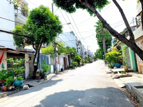 Cho Thuê Giá Rẻ Nhà 3 Lầu 5PN, MT Đường Số TQ, Quận 7
