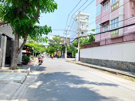 Cho Thuê Giá Rẻ Nhà 3 Lầu 5PN, MT Đường Số TQ, Quận 7
