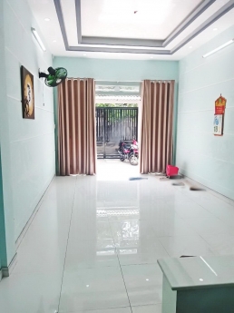 Cho Thuê Giá Rẻ Nhà 3 Lầu 5PN, MT Đường Số TQ, Quận 7