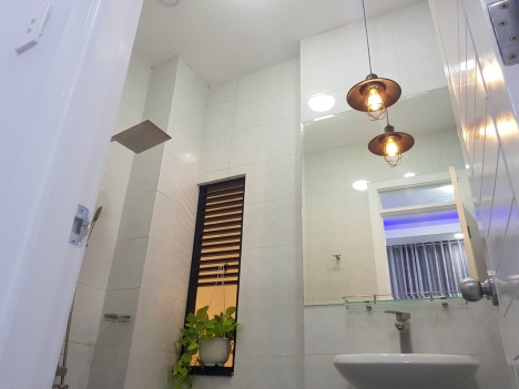 Bán nhà do kiến trúc sư thiết kế lấy sáng tự nhiên giá 5,5 tỷ đường 5m