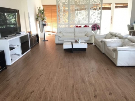 Thi công tấm nhựa giả đá hoa cương giá rẻ