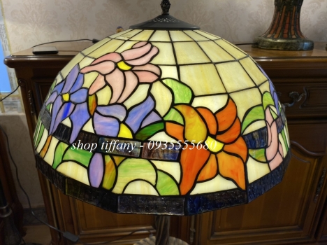 Đèn Bàn Tiffany Hoạ Tiết Hoa Leo Mỹ.
