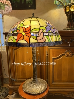 Đèn Bàn Tiffany Hoạ Tiết Hoa Leo Mỹ.