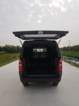Kenbo VAN 2 chổ 950KG và 5 chổ 650Kg chạy giờ cấm