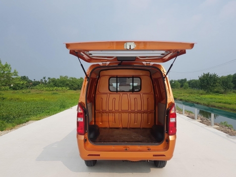 Kenbo VAN 2 chổ 950KG và 5 chổ 650Kg chạy giờ cấm