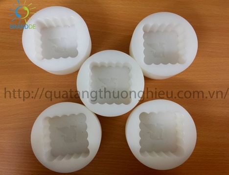 Sản xuất khuôn bánh trung thu theo logo yêu cầu ( khuôn máy)