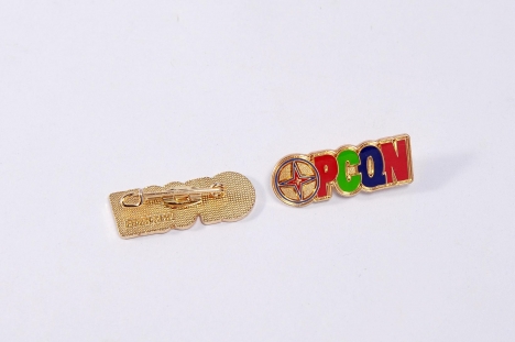Brandde sản xuất và cung cấp Huy hiệu cài áo in ấn logo tương hiệu