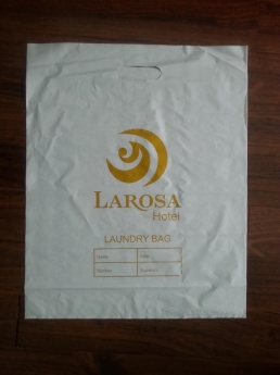 Chuyên sản xuất và cung cấp Túi giặt là một lần, in logo khách sạn, resort