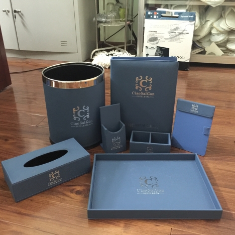 Bộ da set up phòng khách sạn : thùng rác, directory, hộp giấy,....