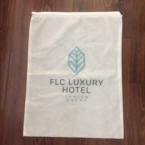 Chuyên sản xuất và cung cấp Túi giặt là một lần, in logo khách sạn, resort