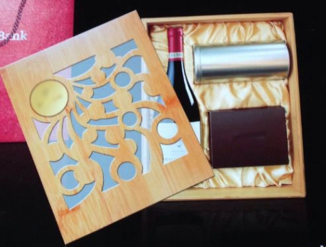 Gift Set in ấn logo thương hiệu, tri ân khách hàng